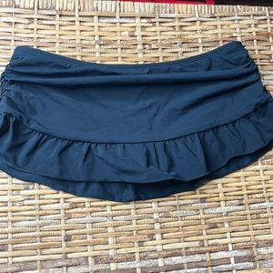Kenneth Cole reaction swim skirt